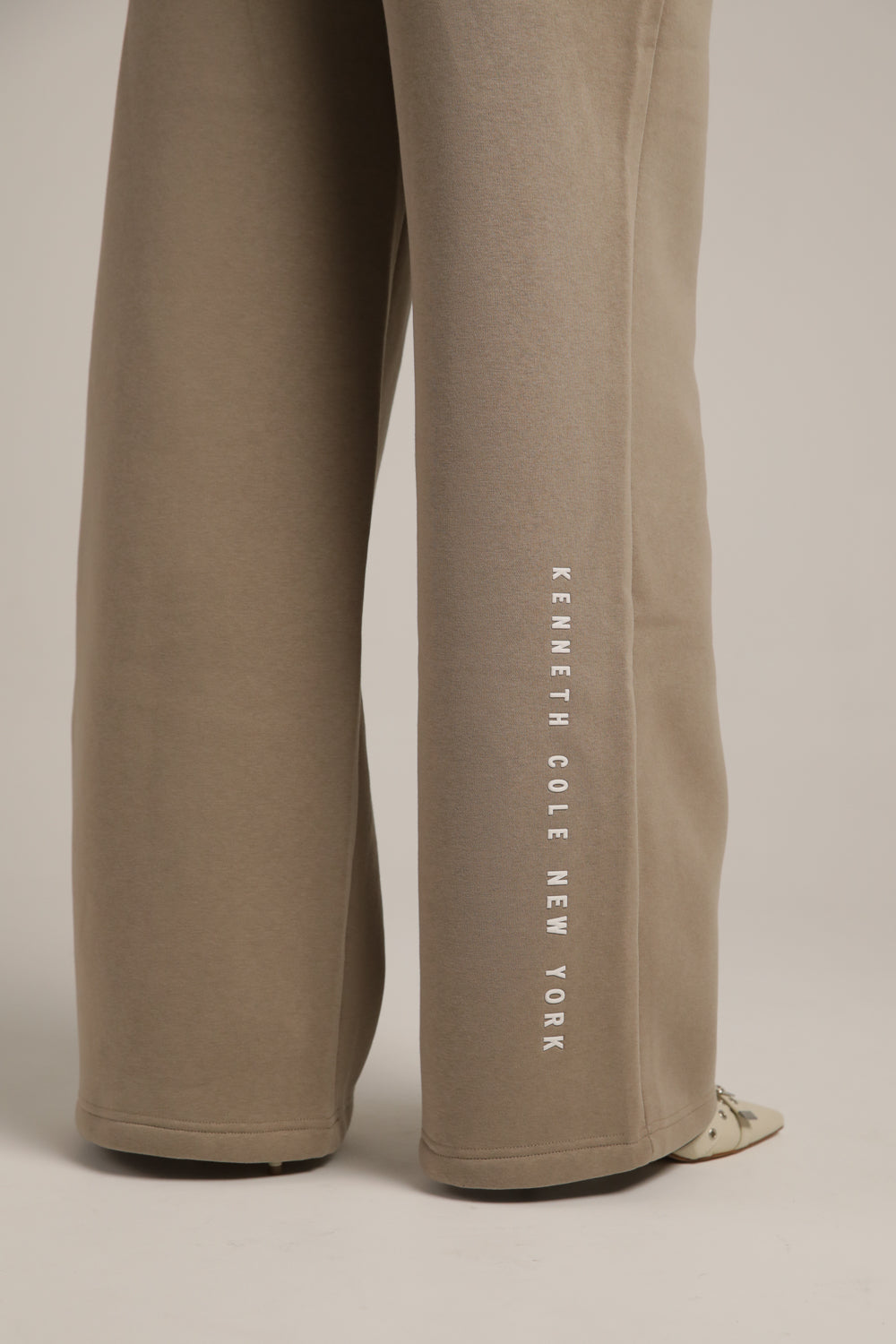 מכנסיים אורכים בגזרה רחבה | קנת קול