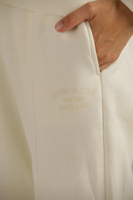 מכנסי טרנינג עם גומי בסיומת | קנת קול