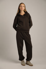 מכנסי טרנינג עם גומי בסיומת | קנת קול