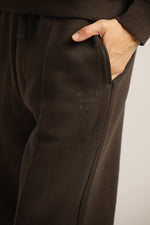 מכנסי טרנינג עם גומי בסיומת | קנת קול