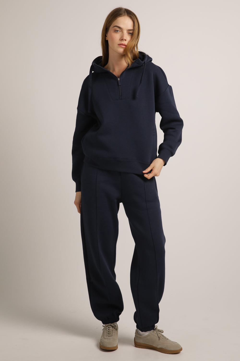 מכנסי טרנינג עם גומי בסיומת | קנת קול