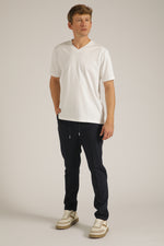 טישירט קצרה עם צווארון וי | קנת קול