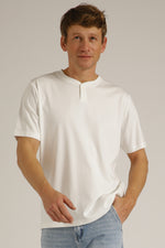 טישירט קצרה עם צוארון הנלי | קנת קול