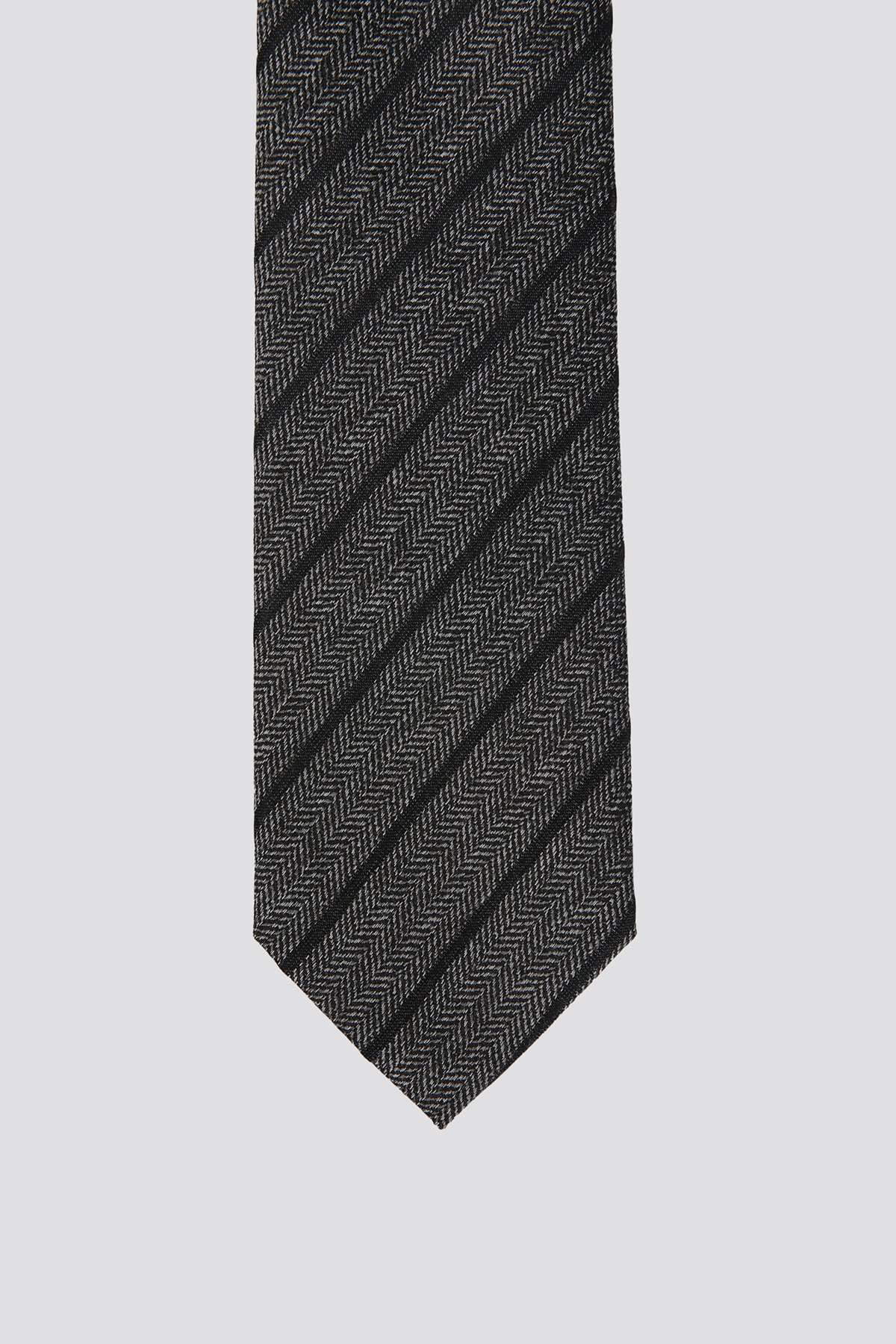 עניבה בדוגמת פסים אלכסוניים | קנת קול