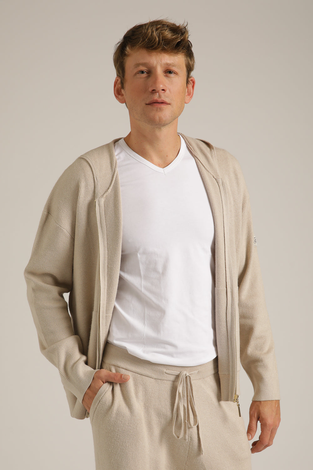 סריג מבד ריב עם קפוצ'ון | קנת קול