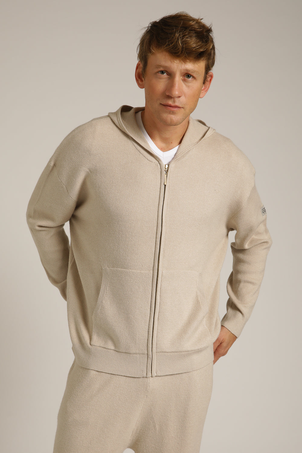 סריג מבד ריב עם קפוצ'ון | קנת קול