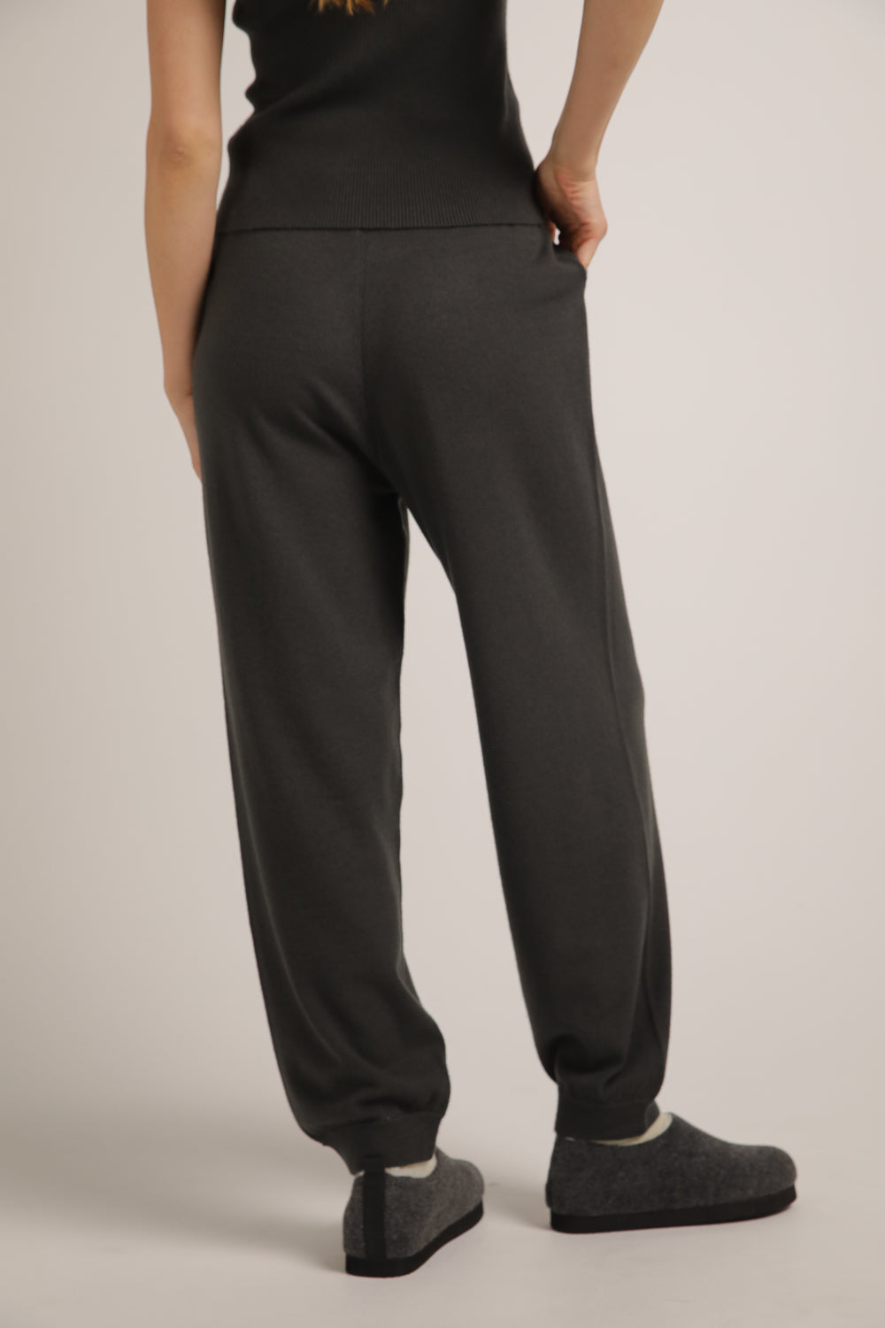 מכנסי סריג עם סיומת צמודה | קנת קול