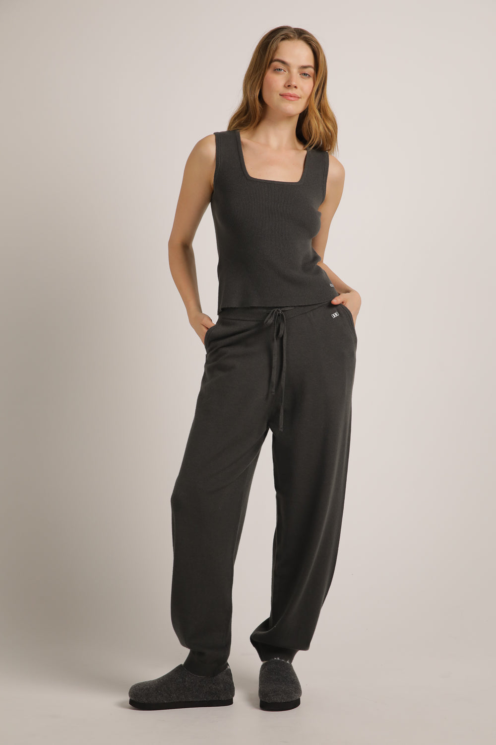 מכנסי סריג עם סיומת צמודה | קנת קול