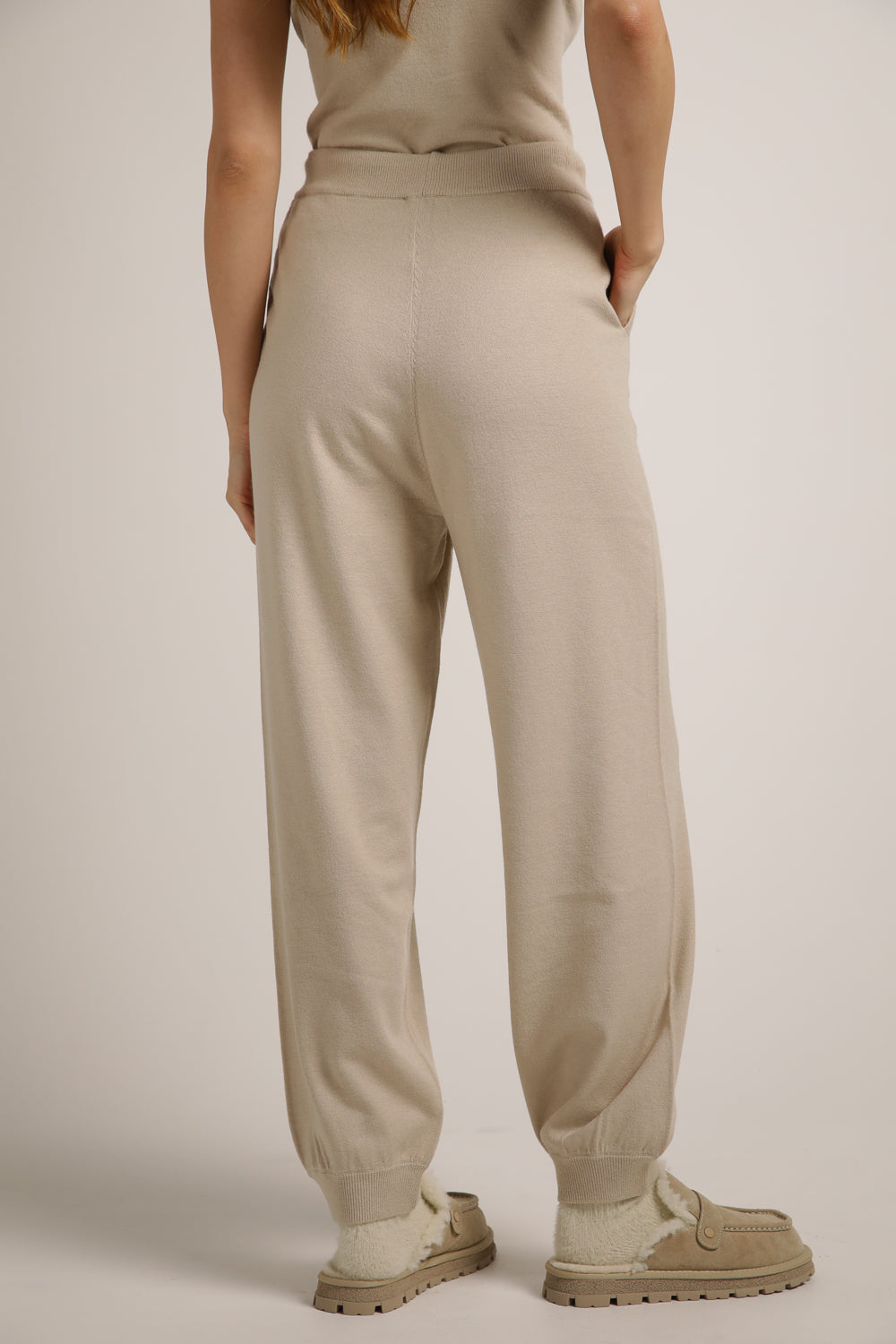 מכנסי סריג עם סיומת צמודה | קנת קול