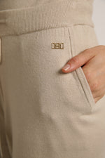 מכנסי סריג עם סיומת צמודה | קנת קול