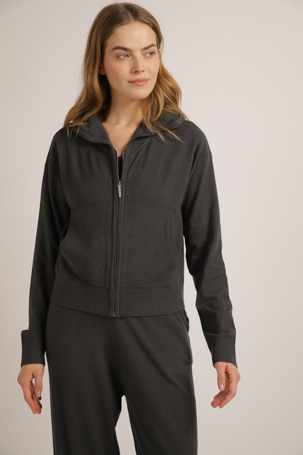 ג'קט סרוג עם קפצ'ון | קנת קול