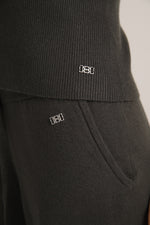 גפיית סריג עם מחשוף מרובע | קנת קול