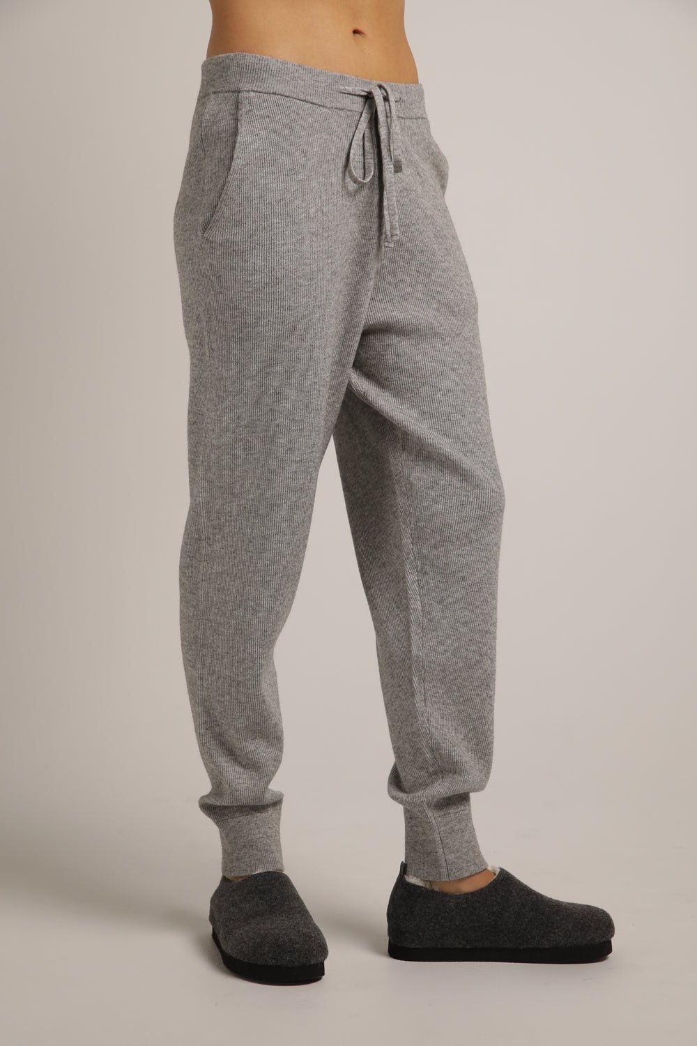 מכנסי טרנינג סריג בגזרה צרה | קנת קול