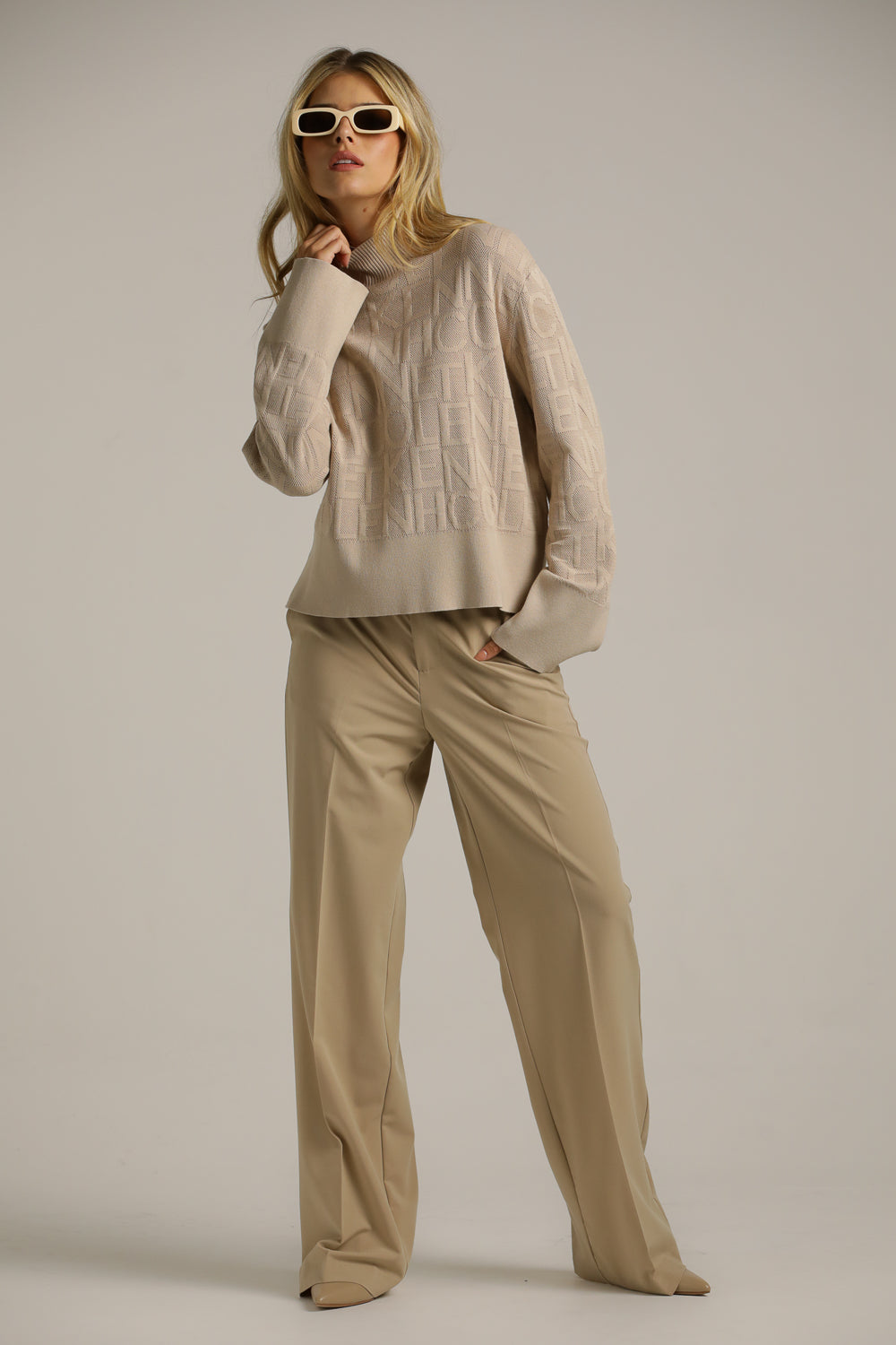 סריג גולף מעוצב עם לוגו המותג | קנת קול