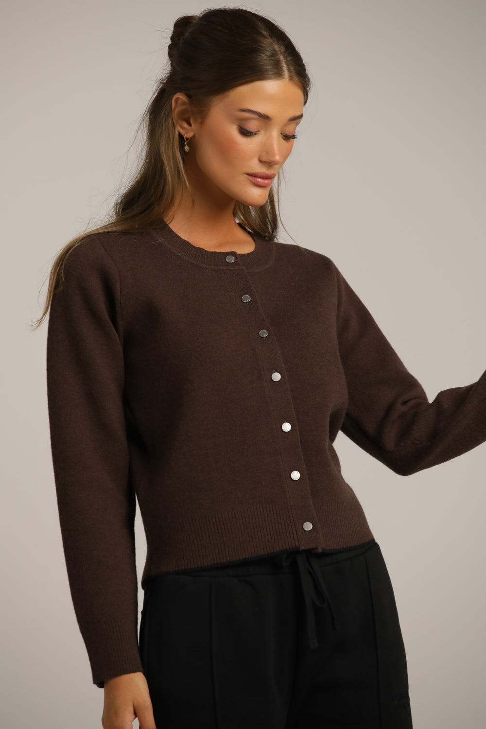 קרדיגן סריג עם לוגו בגב | קנת קול