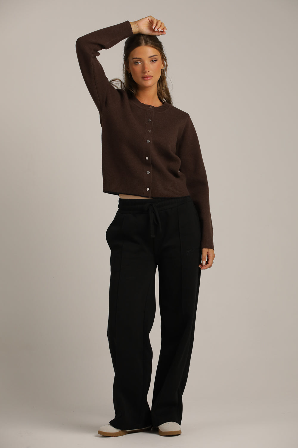 קרדיגן סריג עם לוגו בגב | קנת קול