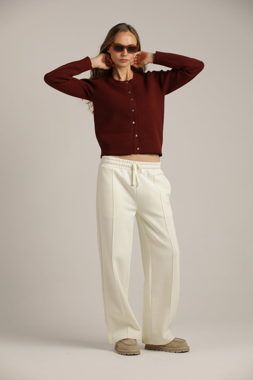 קרדיגן סריג עם לוגו בגב | קנת קול