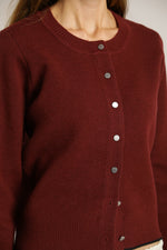 קרדיגן סריג עם לוגו בגב | קנת קול