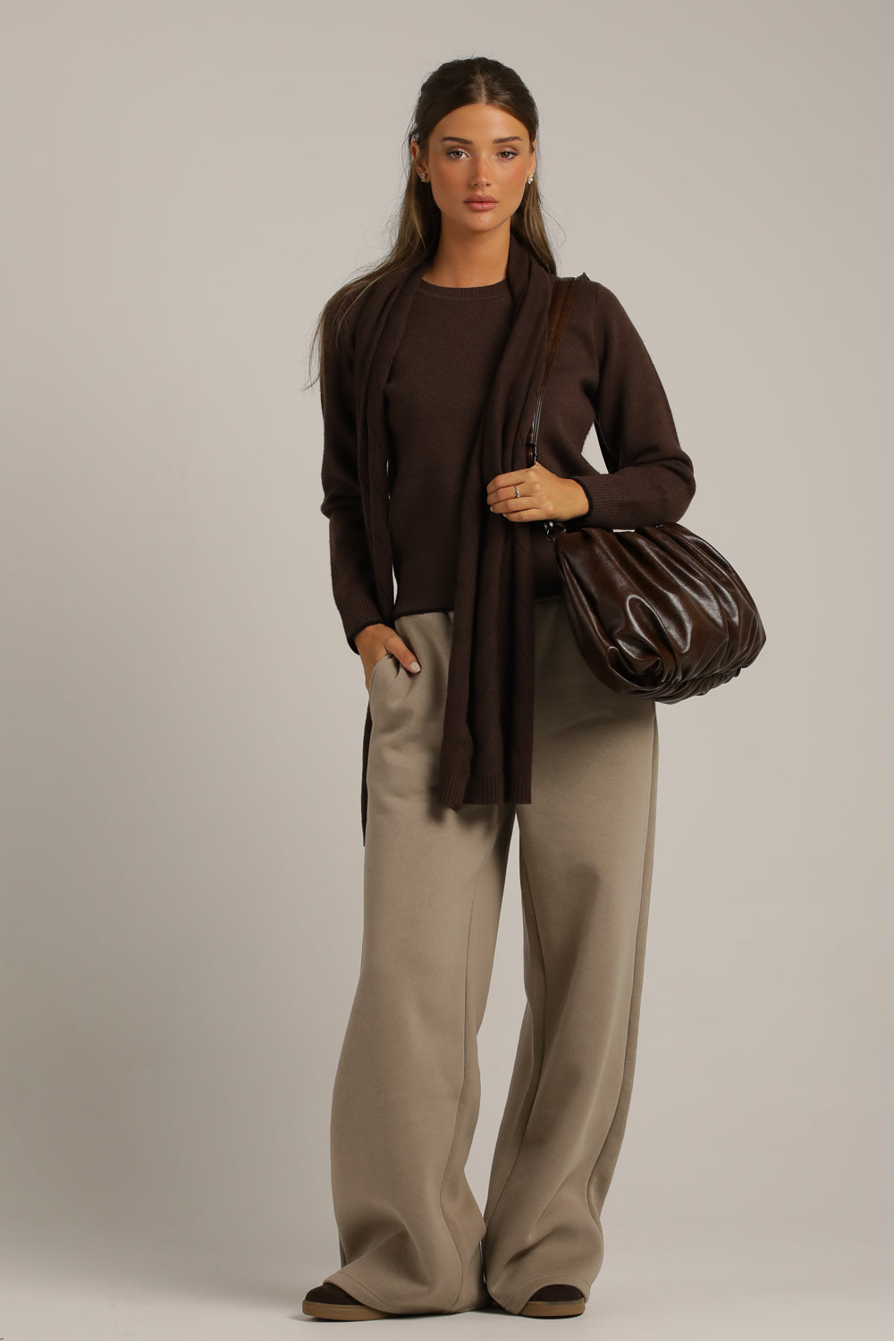 חולצת סריג עם לוגו המותג בגב | קנת קול