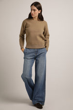 חולצת סריג עם לוגו המותג בגב | קנת קול