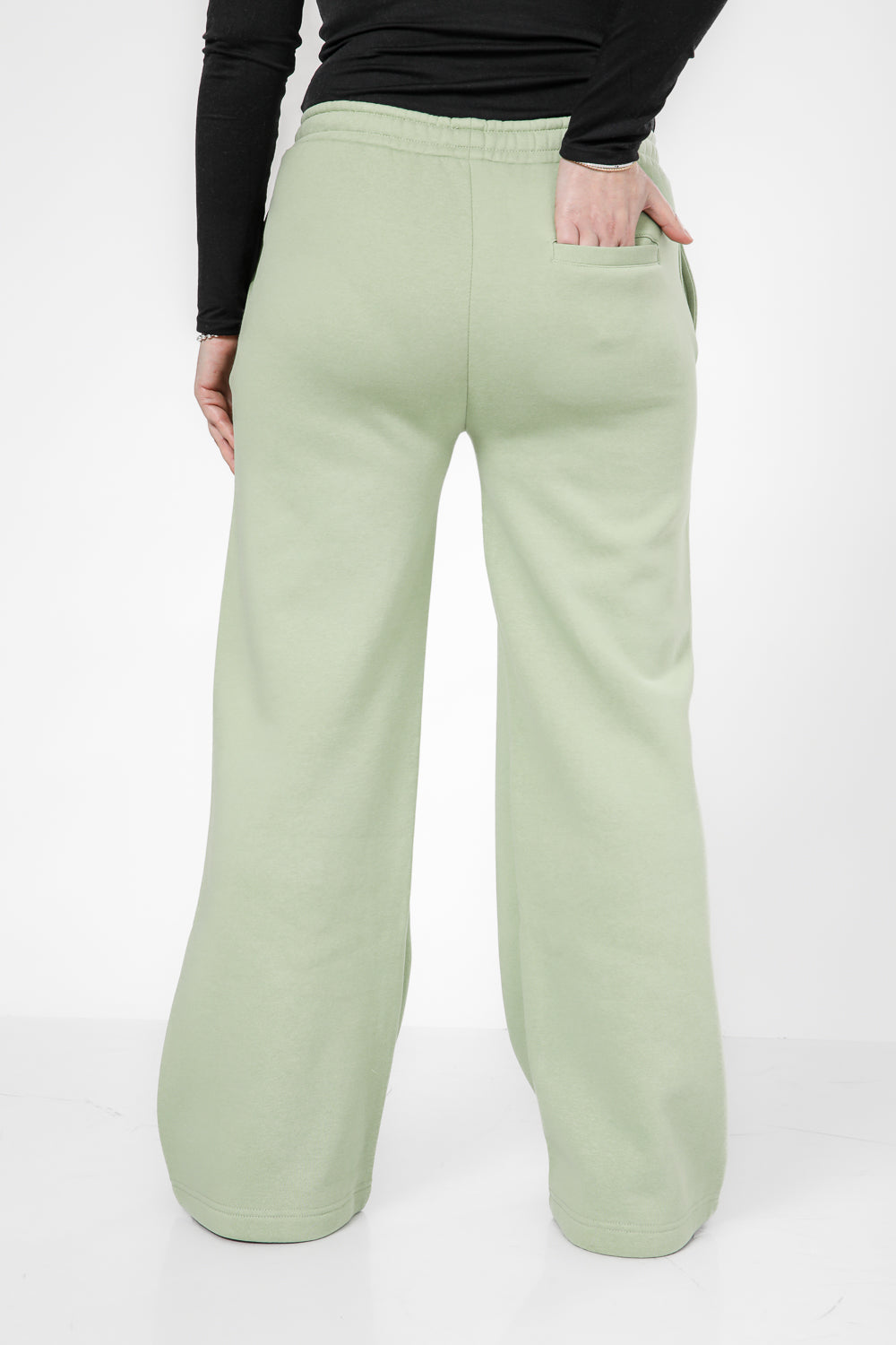 מכנסי טרנינג בגזרת Wide Leg בצבע ירוק