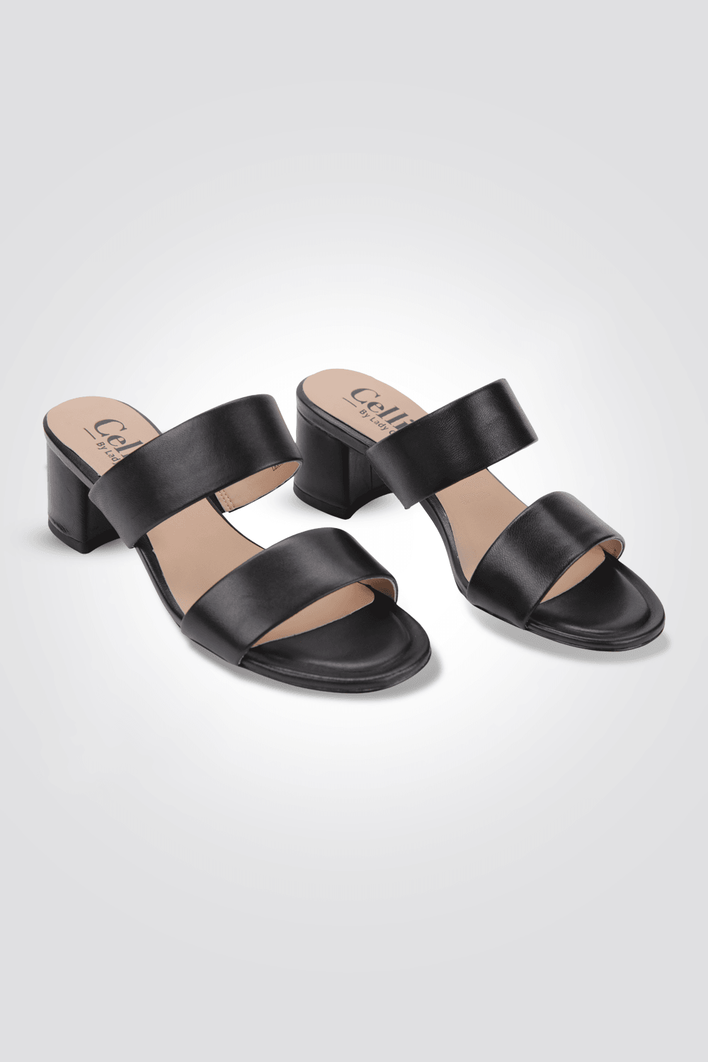 כפכפי עקב בצבע שחור - MASHBIR//365