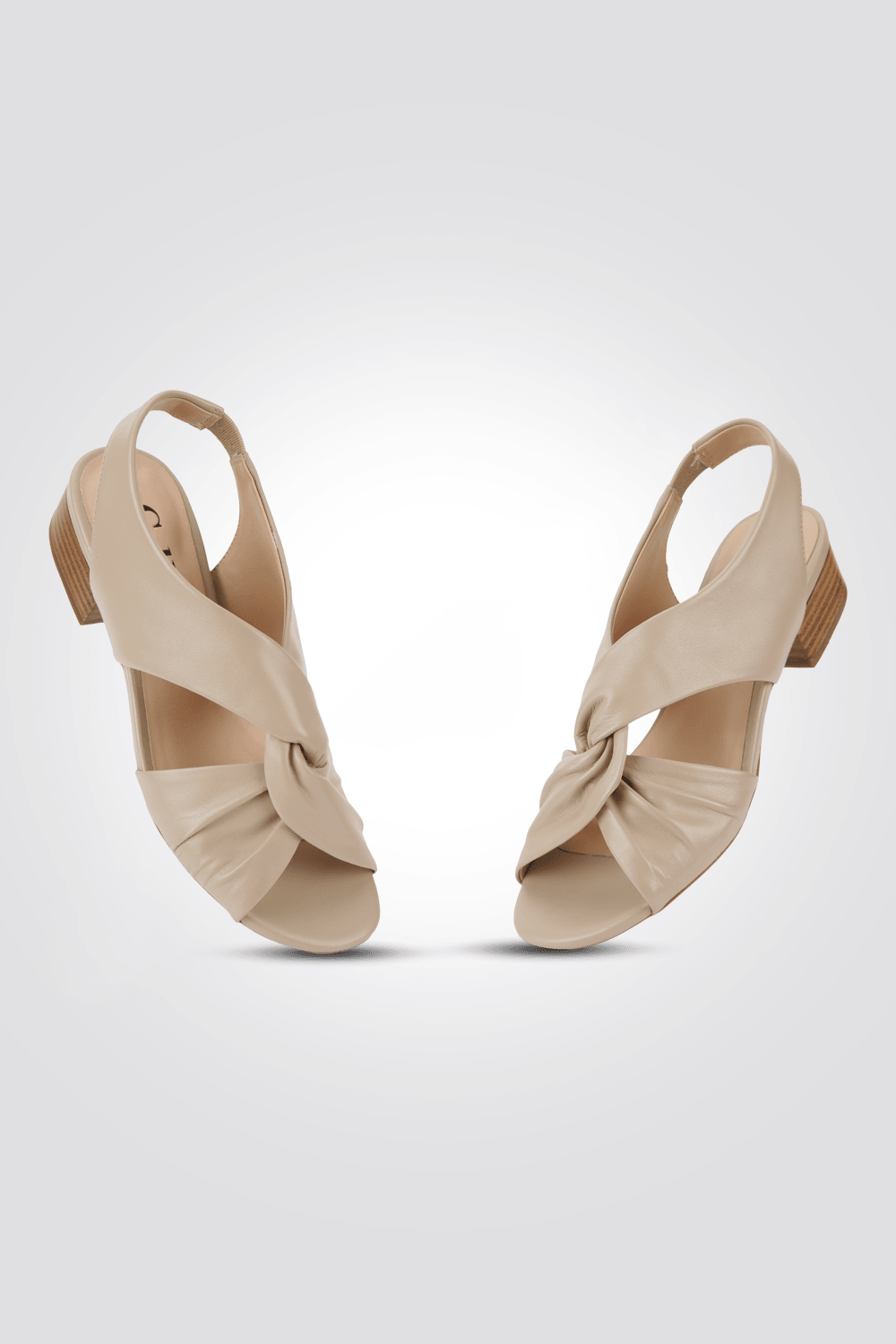 סנדל רצועות מסובבות בצבע בז' - MASHBIR//365