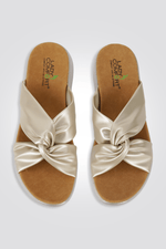 כפכף רצועות מוצלבות בצבע זהב - MASHBIR//365