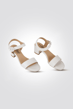 סנדל עור עקב נמוך בצבע לבן - MASHBIR//365
