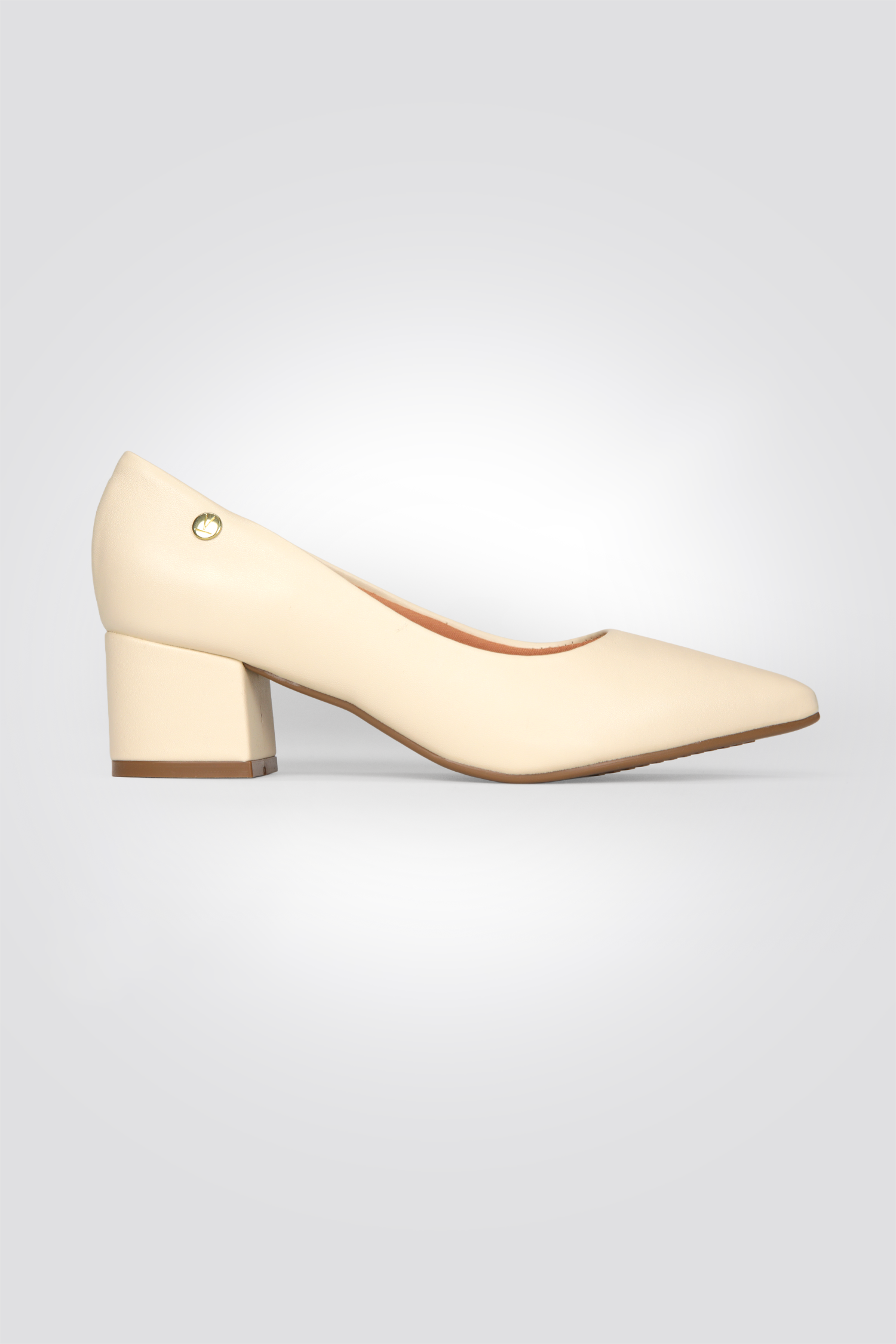 נעלי עקב סירה לנשים בצבע קרם 