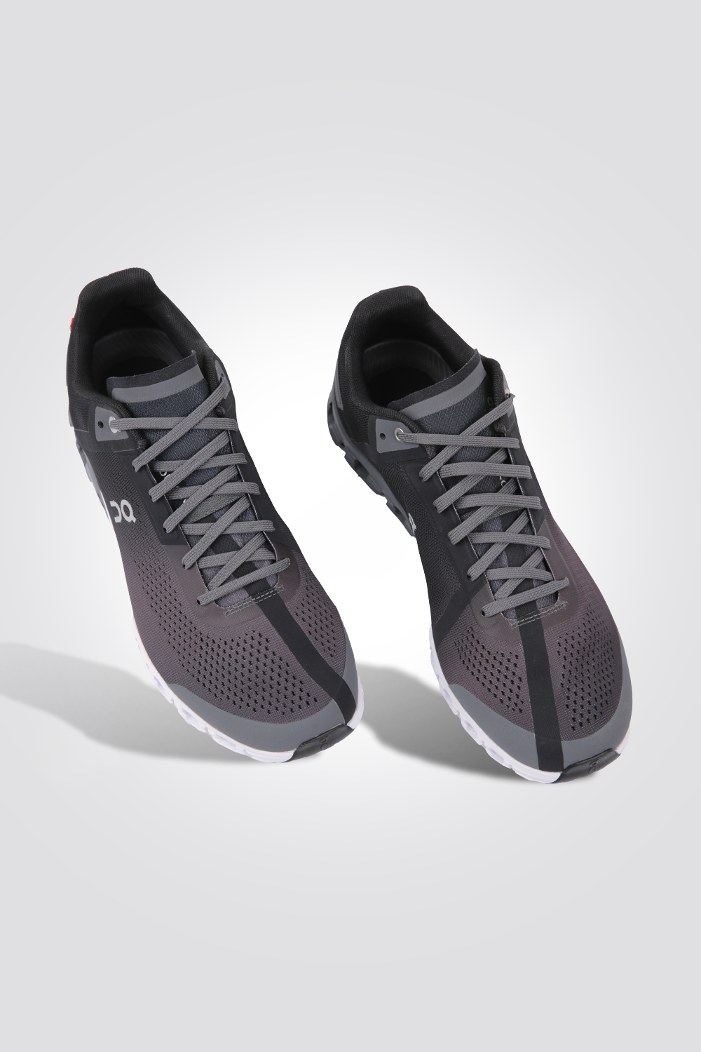 נעלי ספורט לגברים Cloudflow  Asphalt M 8 בצבע שחור ואפור