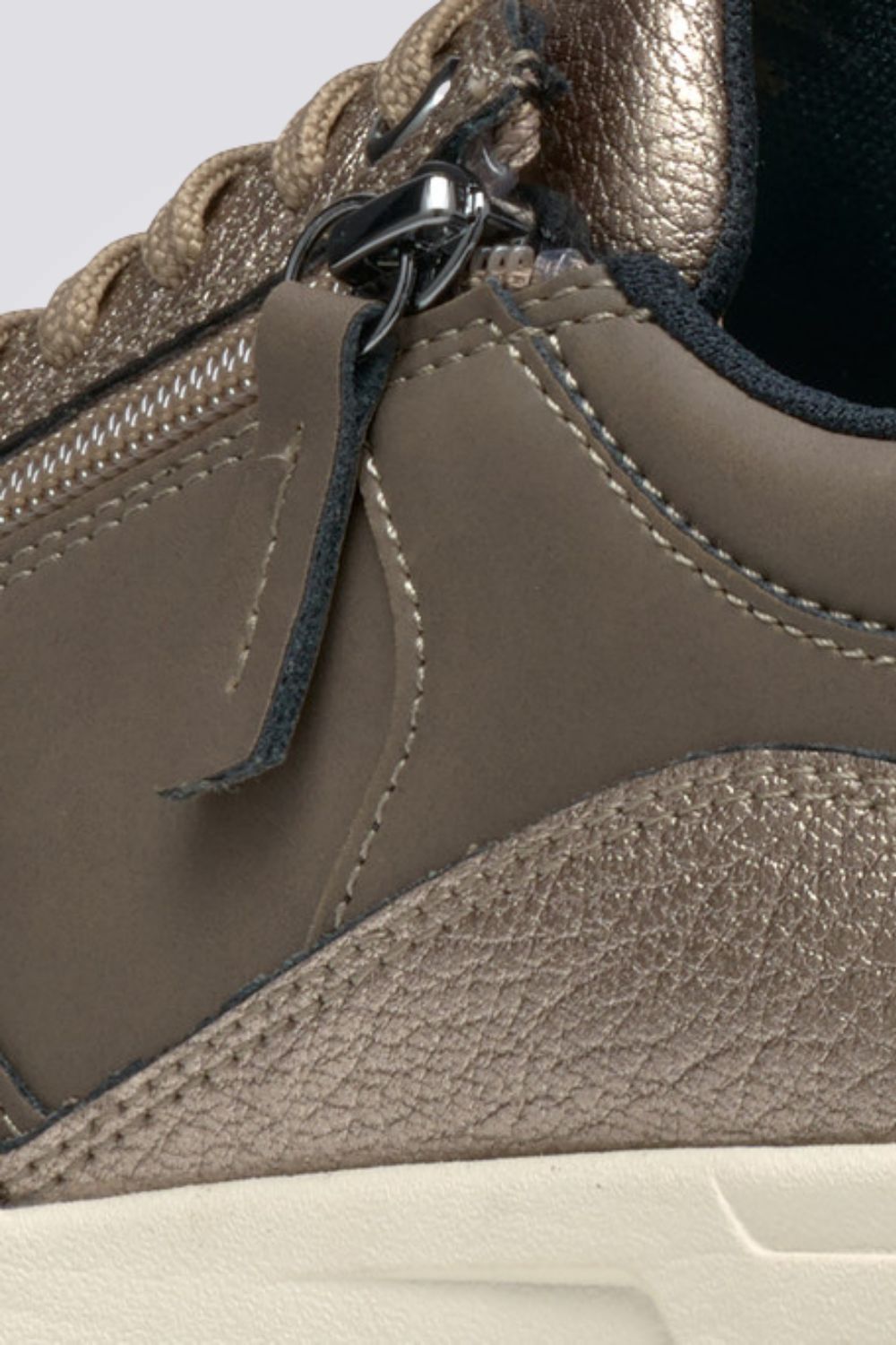 סניקרס בסגנון ספורט אלגנט לנשים | ג'יאוקס