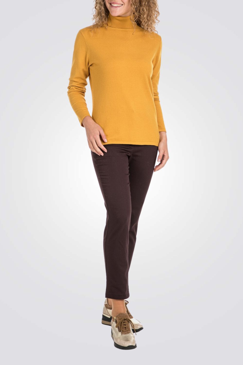 חולצת בייסיק ג'רסי צווארון גולף בצבע חרדל