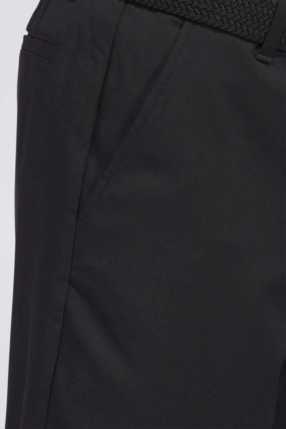 מכנסיים קצרים לגברים