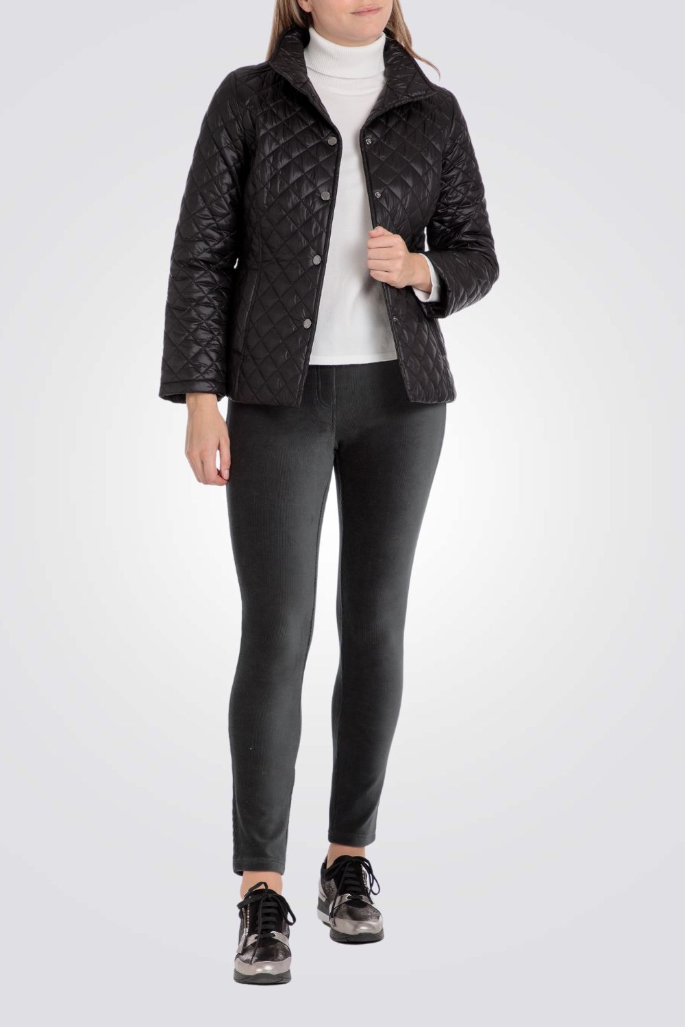 מעיל מרופד דק צווארון גבוה בצבע שחור