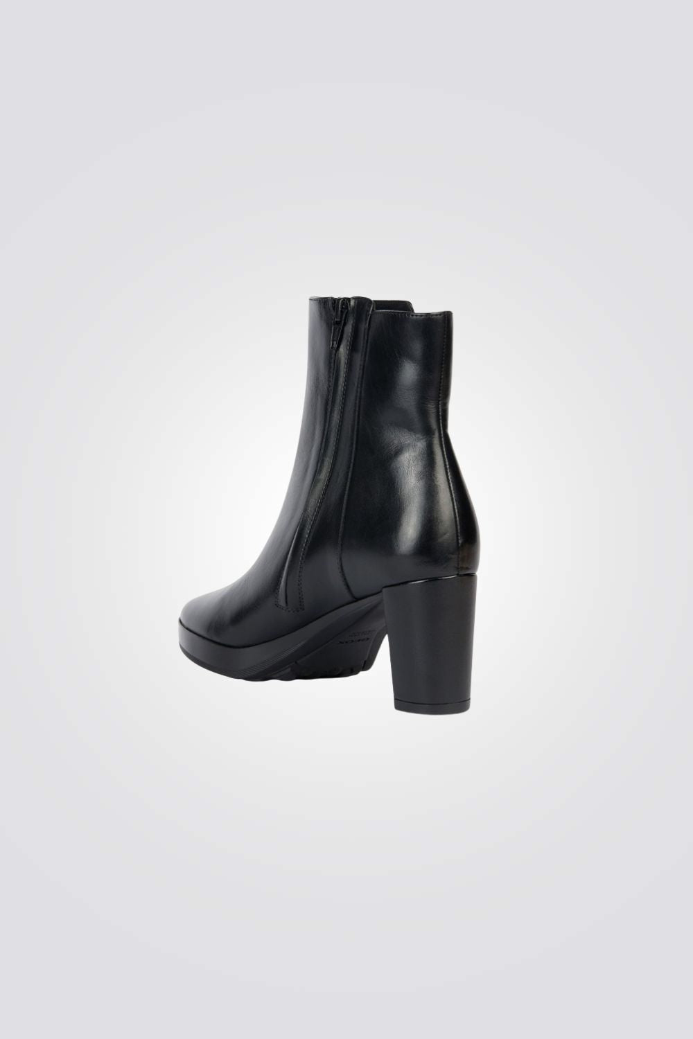 מגפי עקב אלגנטיות לנשים | ג'יאוקס