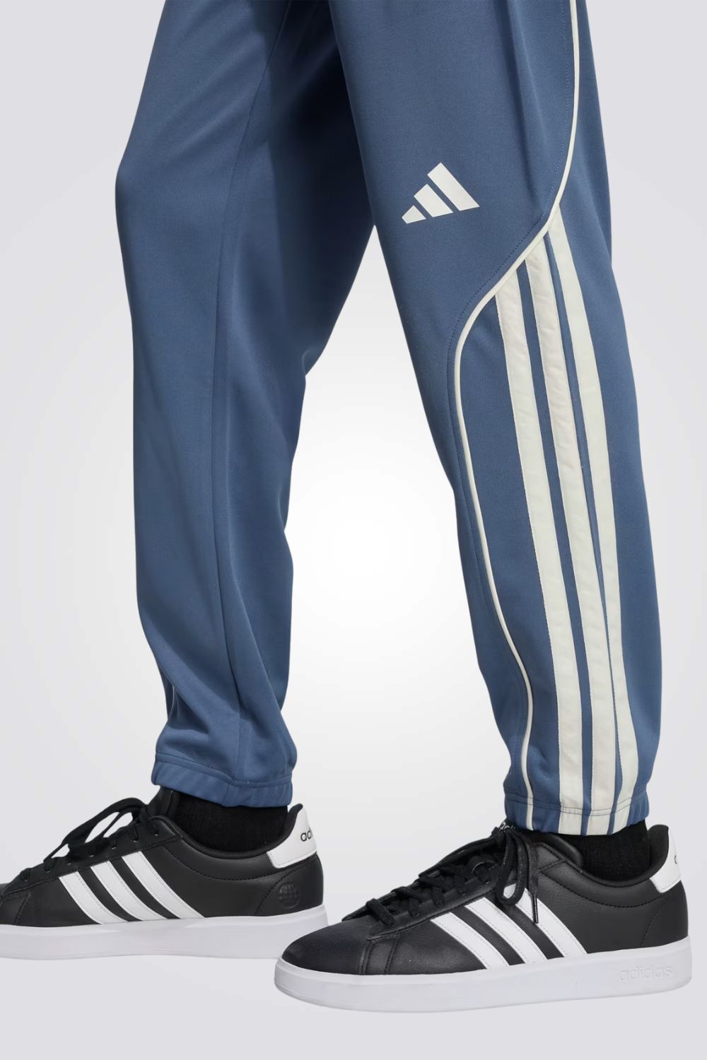 חליפת ספורט לגברים