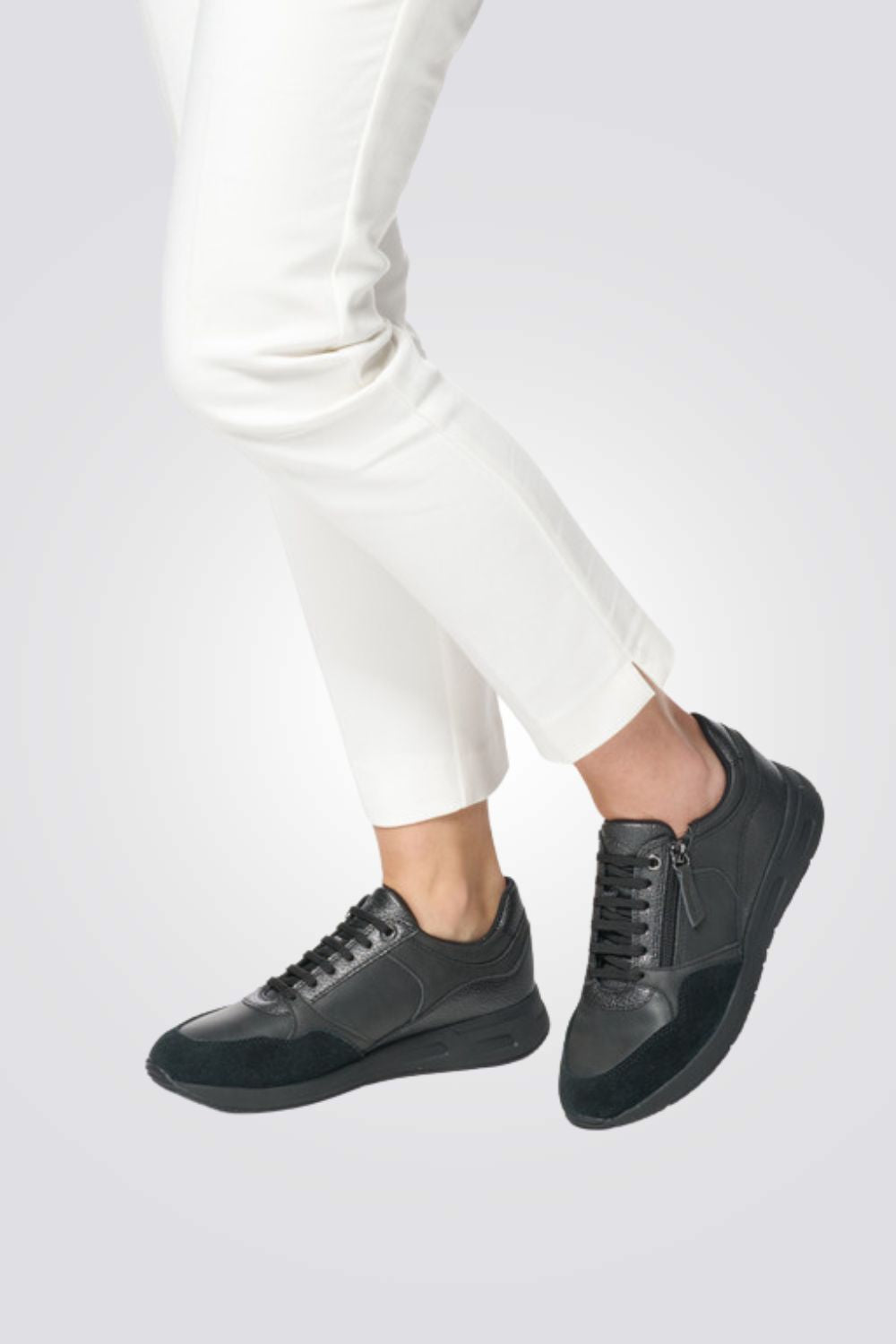 סניקרס בסגנון ספורט אלגנט לנשים | ג'יאוקס