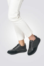 סניקרס בסגנון ספורט אלגנט לנשים | ג'יאוקס