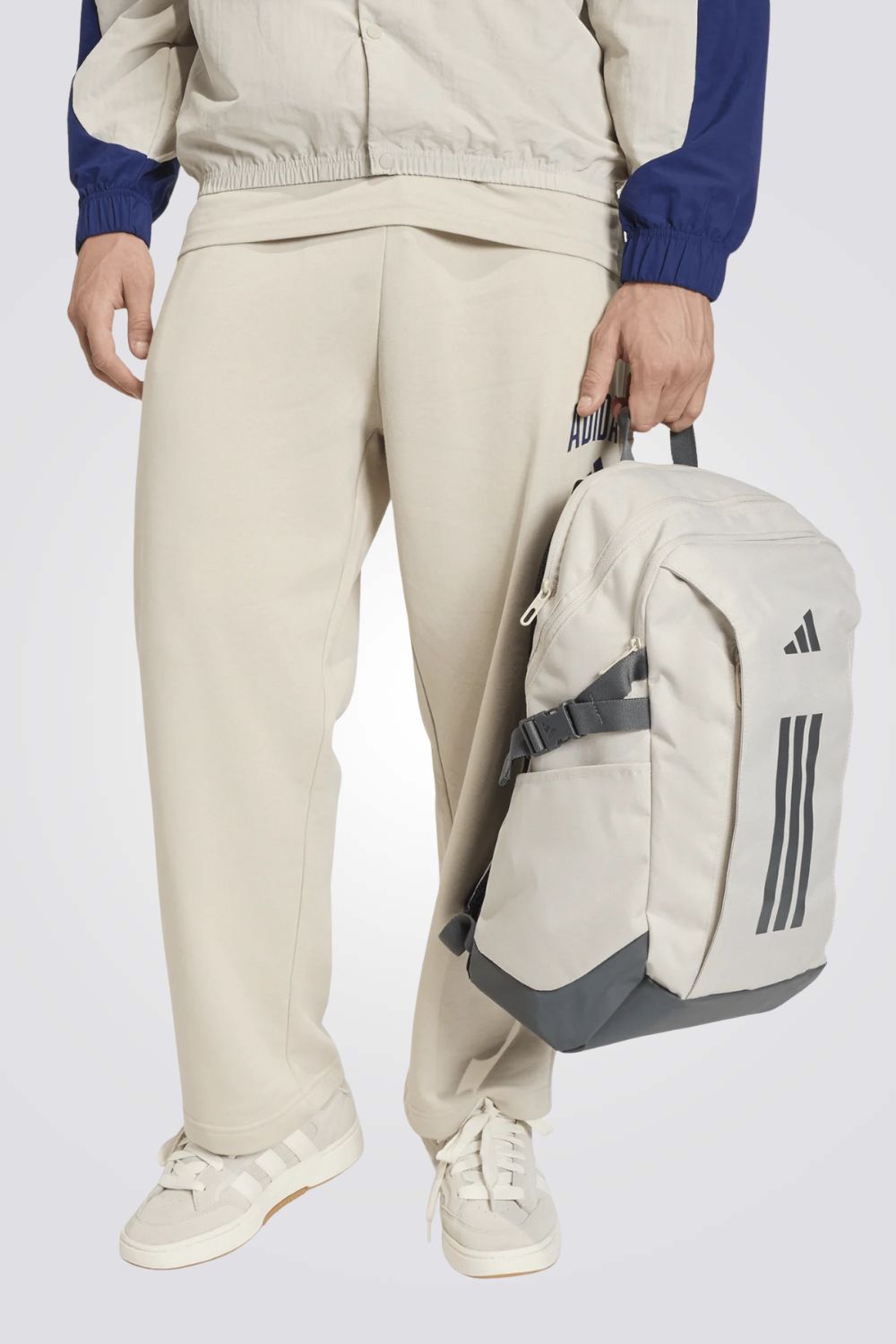 תיק גב ממותג בצבע בז' | אדידס