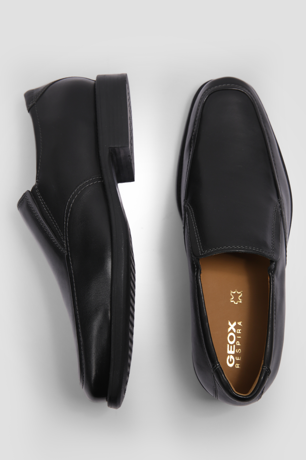 נעלי עור אלגנטיות לגברים בצבע שחור