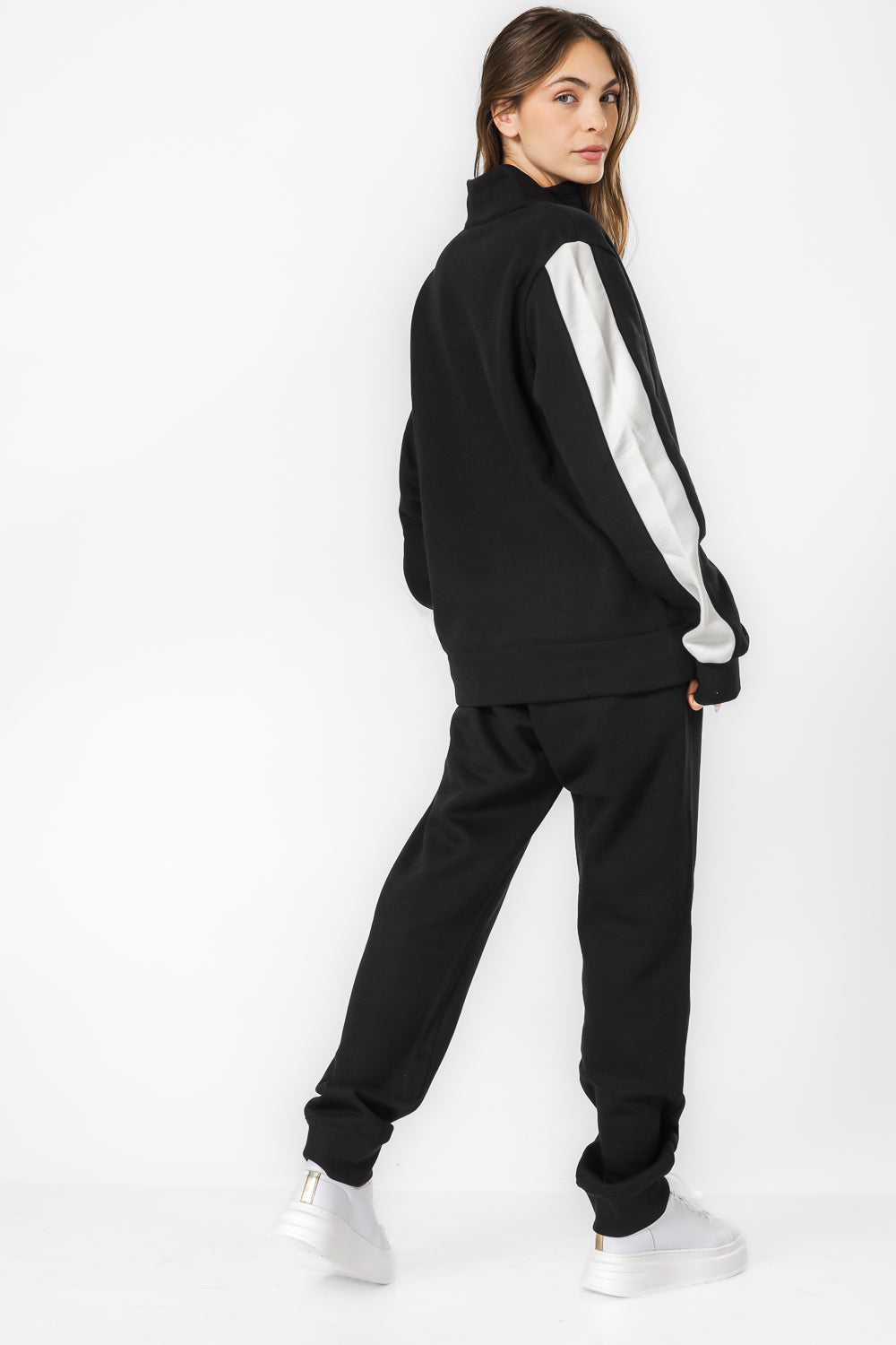 חליפת פוטר לנשים בצבע שחור 