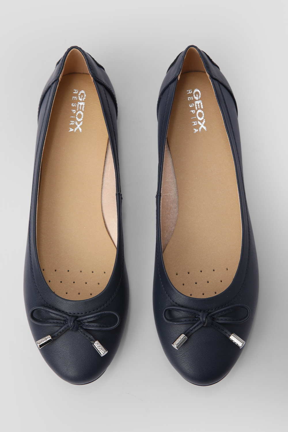 נעלי בובה עור לנשים בצבע נייבי