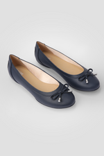 נעלי בובה עור לנשים בצבע נייבי