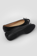 נעלי בובה עור לנשים בצבע שחור