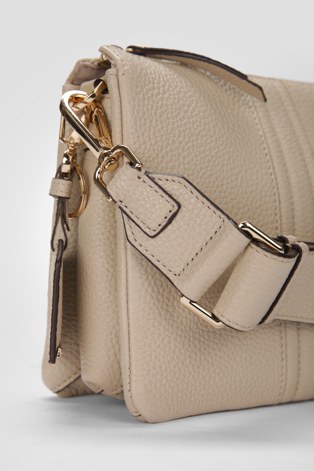 תיק צד לנשים