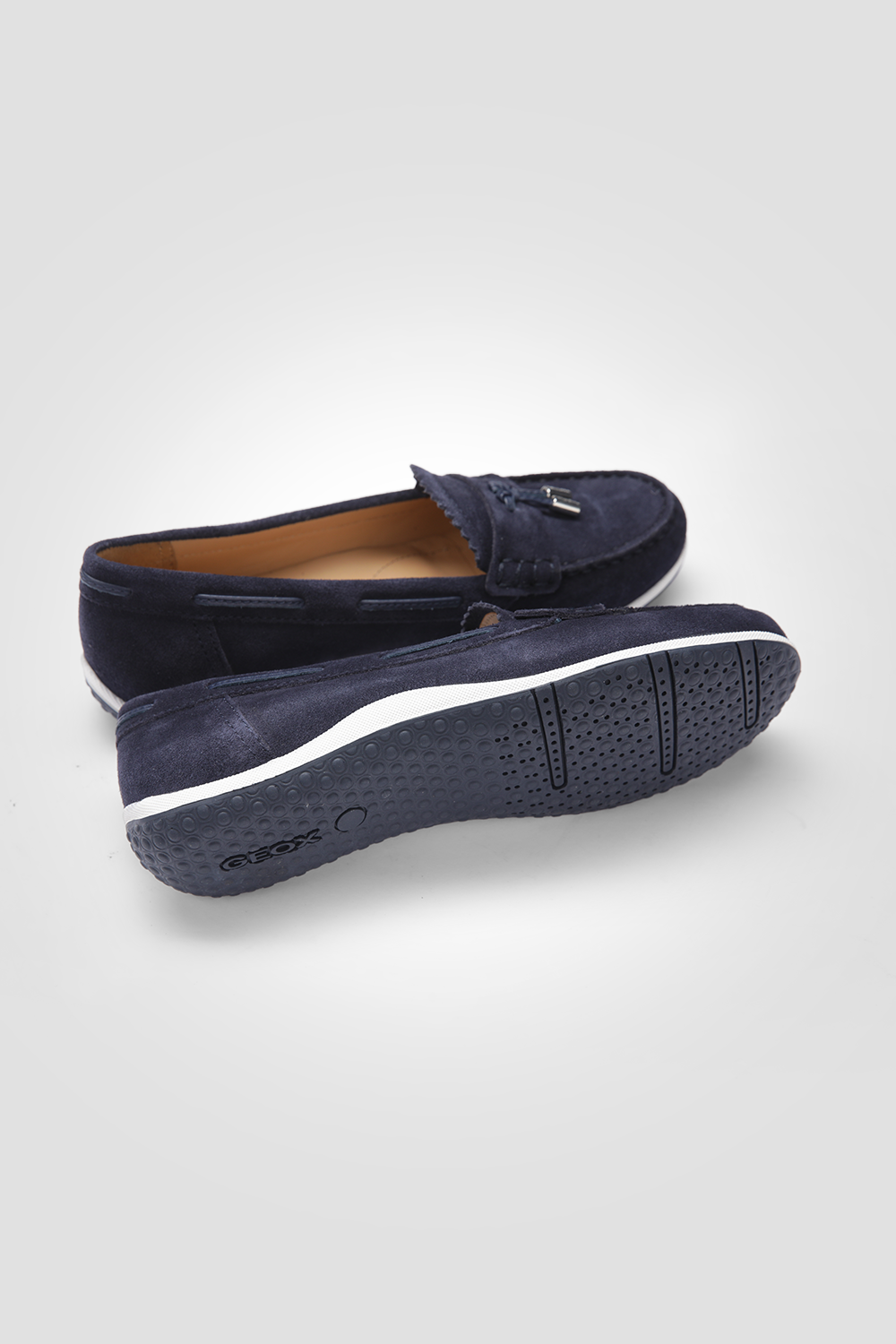 נעלי מוקסין לנשים בצבע נייבי