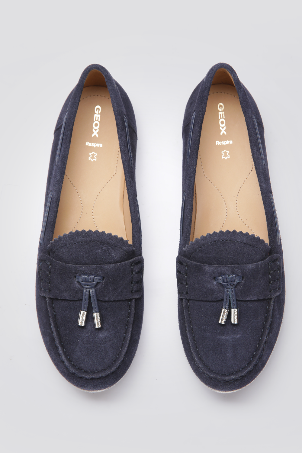 נעלי מוקסין לנשים בצבע נייבי