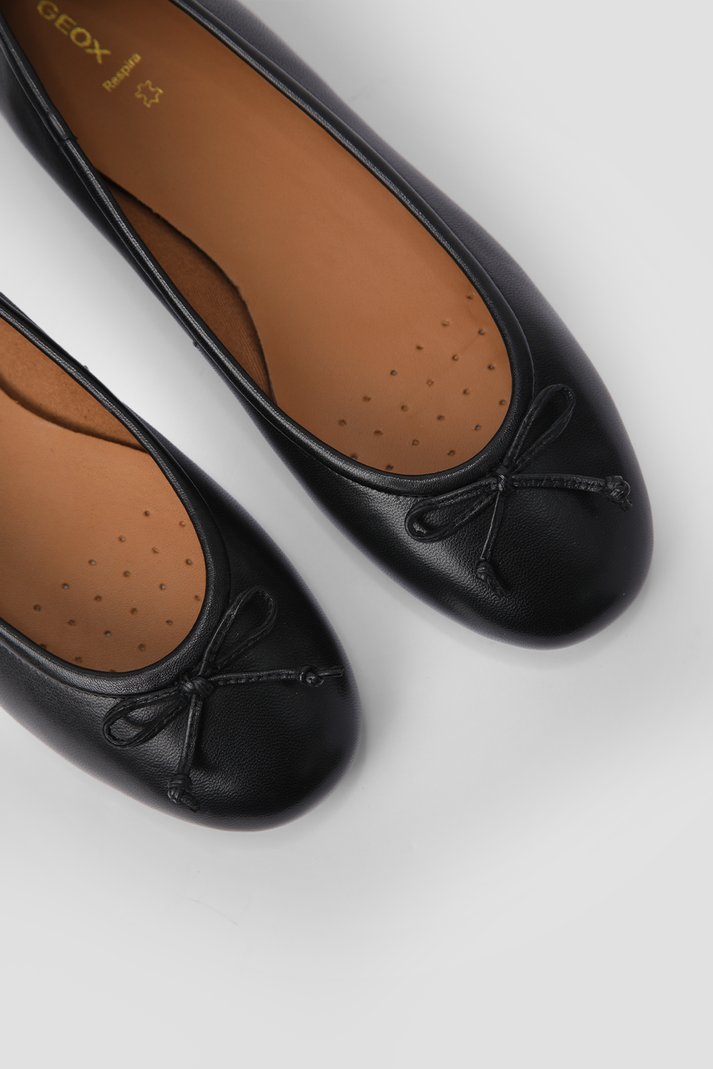 נעלי בובה עור palmaria לנשים בצבע שחור