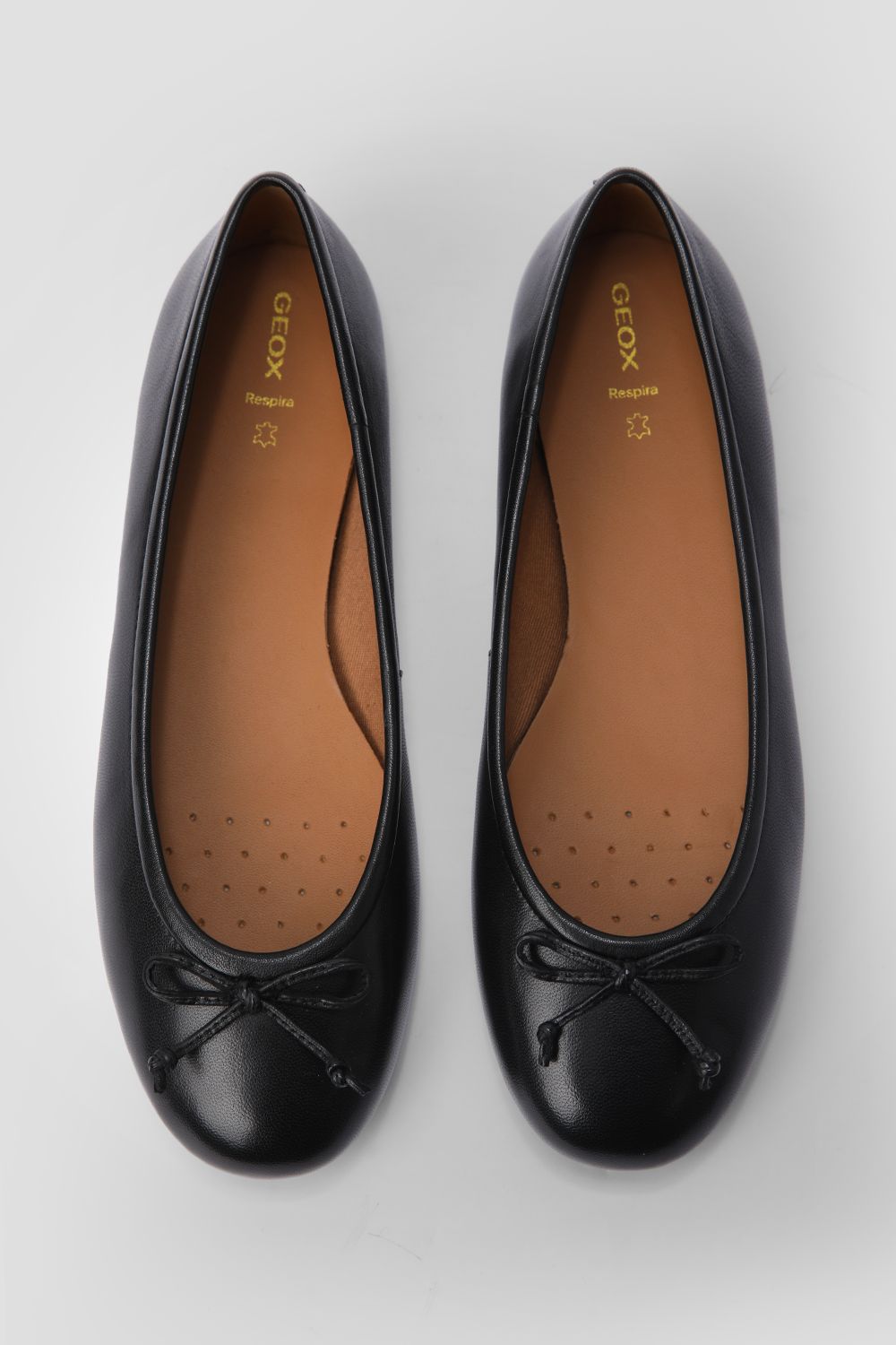 נעלי בובה עור palmaria לנשים בצבע שחור